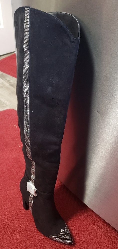Boots - Picture 4 of 5